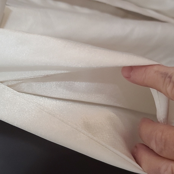 Intimo Amore Belted Robe Off White Satiny Lace Insets Pockets. Size M EUC - Picture 4 of 10